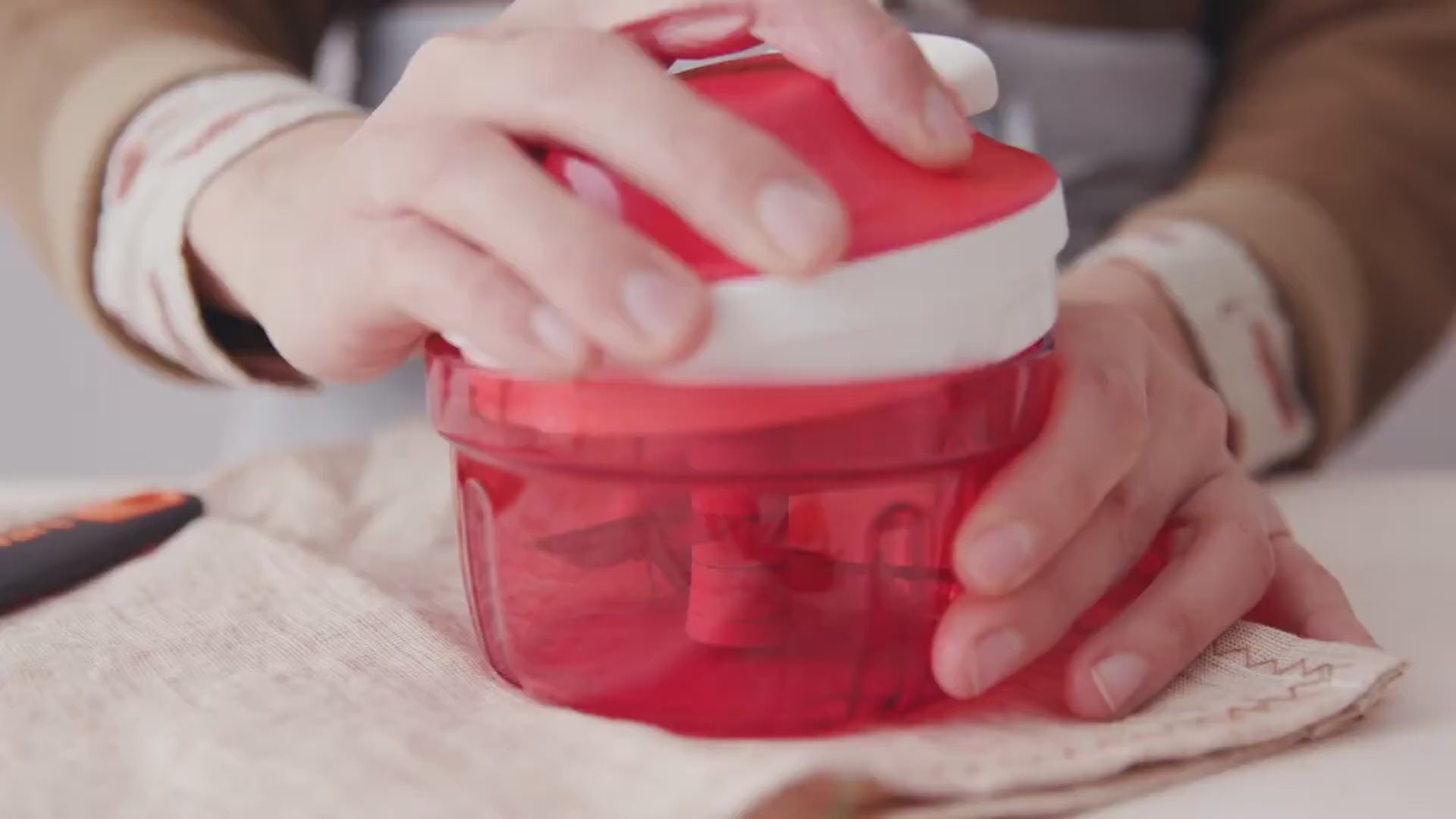 Videó betöltése: SzuperSzonikus Aprító - Kompakt